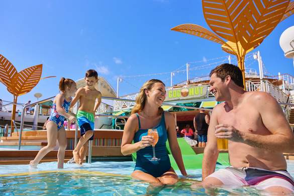 Royal Caribbean International, Freedom of the Seas, Pool Deck, 4, AHendel.jpg